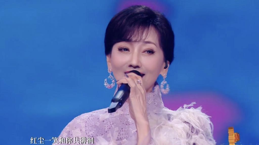 湾区这一夜：刘涛变漂亮，陈妍希美到爆，69岁赵雅芝绝了