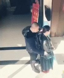 又被全网骂了？是喜事呀……