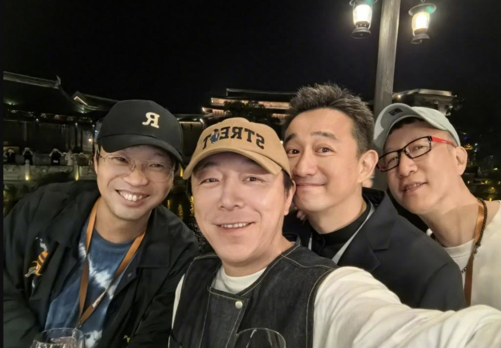 乌镇这一晚：冯小刚黄磊李冰冰现身，一场敬酒全是「论资排辈」
