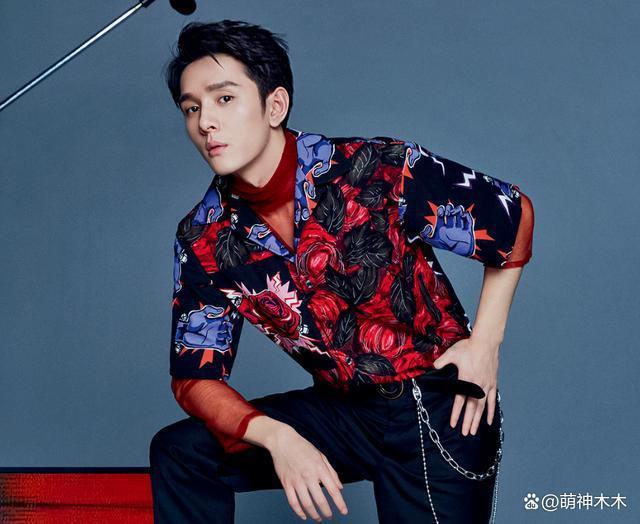 头部主播集体翻车！李佳琦小杨哥被曝卖假货，网友呼吁整顿直播