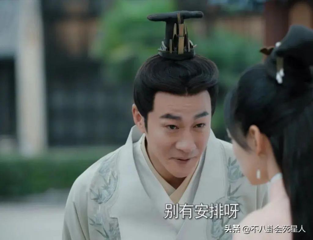 《熹妃传》开播！何润东油腻、何泓姗仪态差、黄圣依斗鸡眼明显