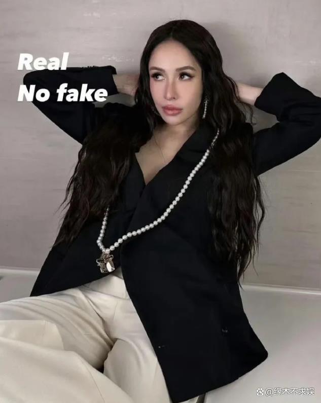 曝萧亚轩与小15岁帅哥恋情，男方背景强大、是微软员工，私照帅气