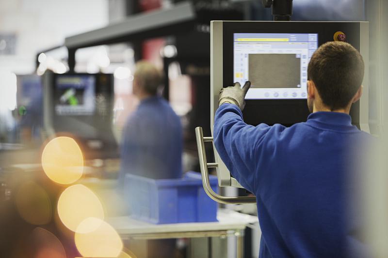 价格战、无效“内卷”，中国制造该如何破局？