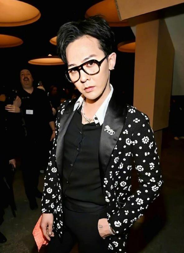 情妇扫毒人人自危？这回轮到真·顶流塌房！