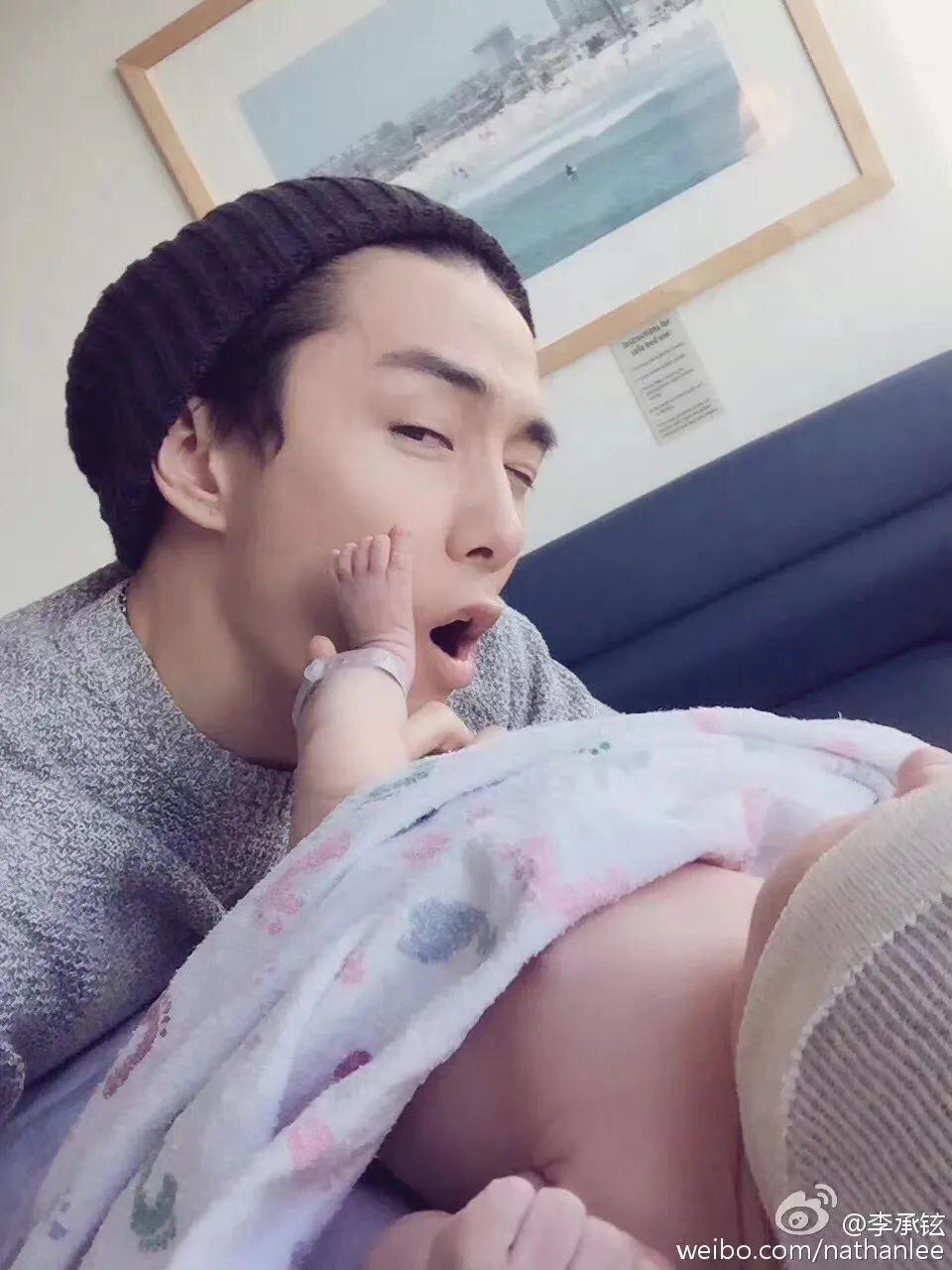 好久不见戚薇的女儿Lucky了，越来越像李承铉啦？