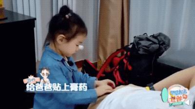 好久不见戚薇的女儿Lucky了，越来越像李承铉啦？