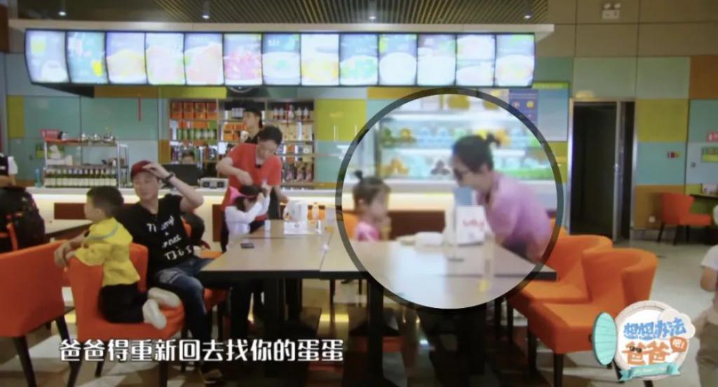 好久不见戚薇的女儿Lucky了，越来越像李承铉啦？