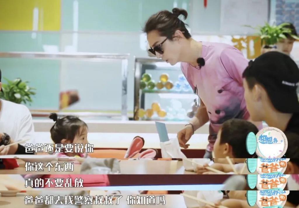 好久不见戚薇的女儿Lucky了，越来越像李承铉啦？