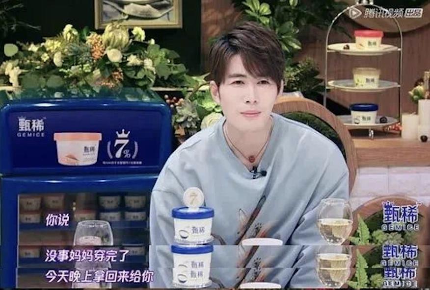 好久不见戚薇的女儿Lucky了，越来越像李承铉啦？