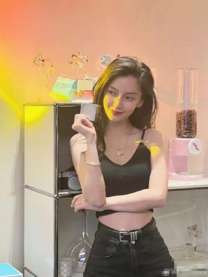 杨颖申请强执娱记朱皮 此前被判道歉并赔偿一万元