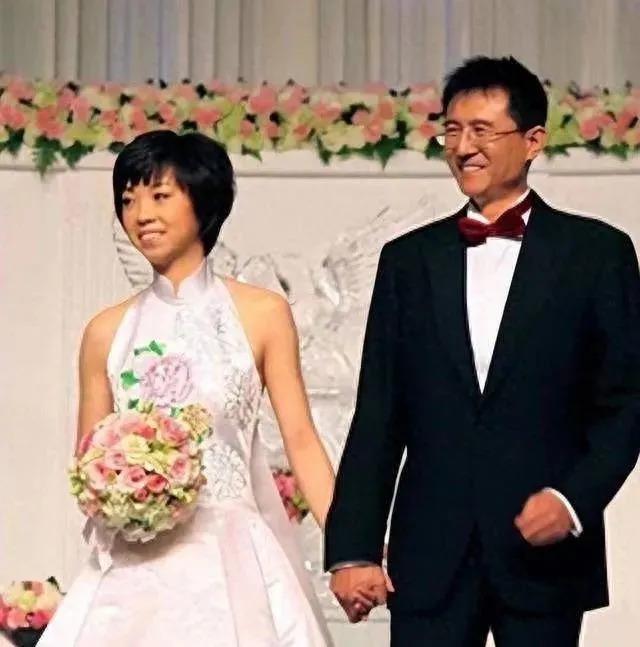 郭晶晶的冠军闺蜜、赛场无敌大魔王，嫁豪门生活事业两不误