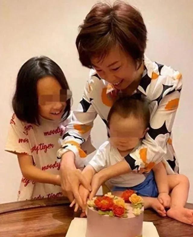 郭晶晶的冠军闺蜜、赛场无敌大魔王，嫁豪门生活事业两不误