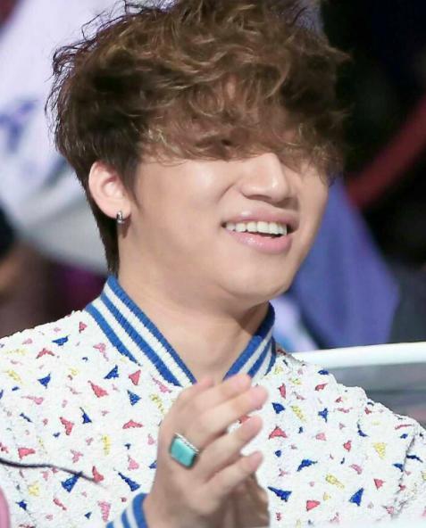 惊天大瓜，顶流男星被爆吸毒！