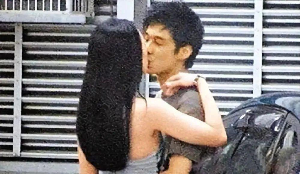 看了霍家对儿媳的标准，才知道章子怡和霍启山当年为何分手