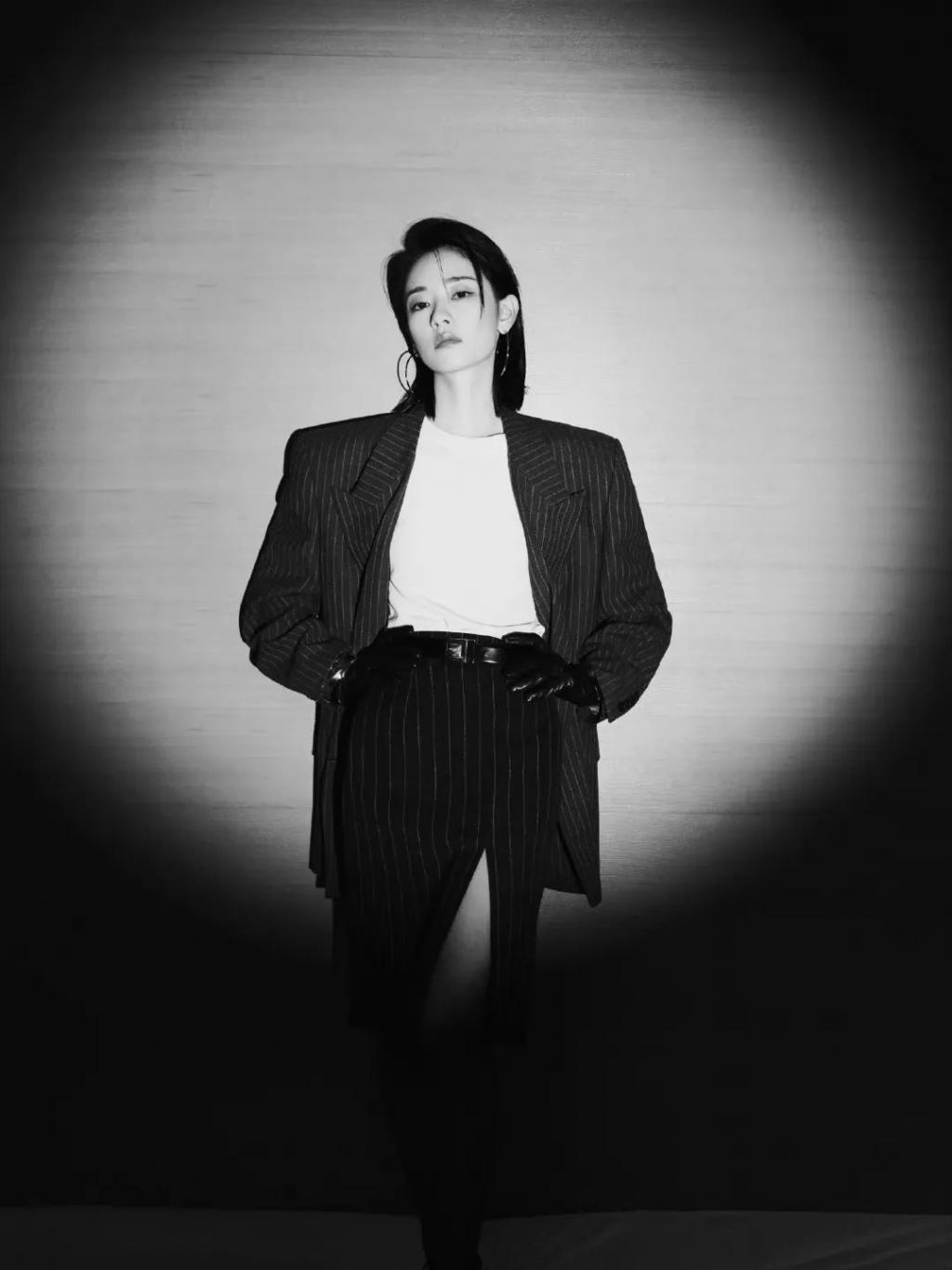 每年四千万人被犬咬伤，杨迪沈月却在表演爱心，他们在掩饰什么