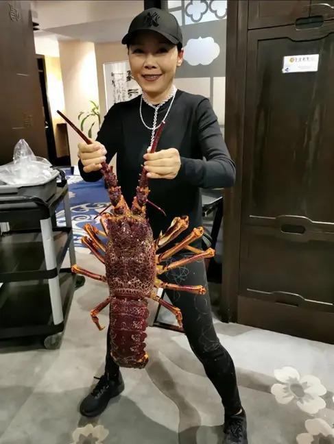田震：我的对手不是那英