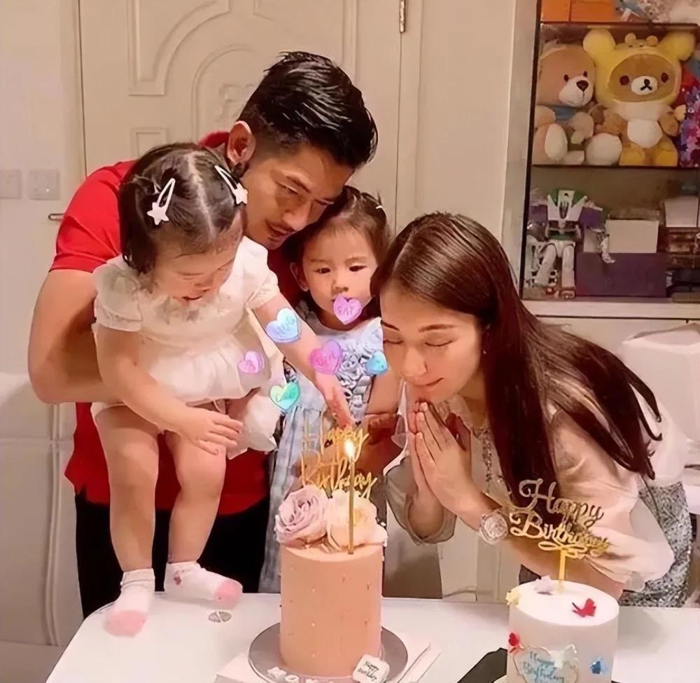 方媛晒全家福为郭富城庆生，两女儿正脸出镜