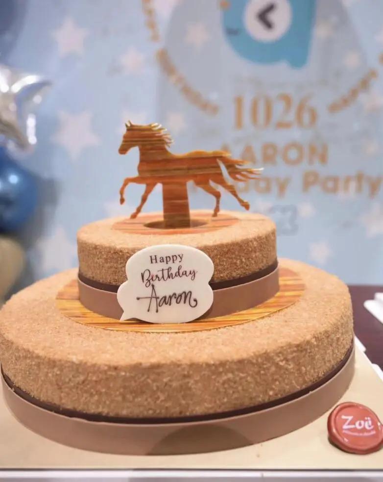 方媛晒全家福为郭富城庆生，两女儿正脸出镜