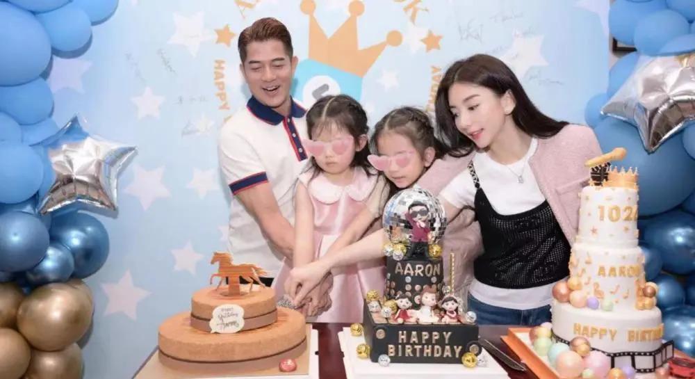 方媛晒全家福为郭富城庆生，两女儿正脸出镜