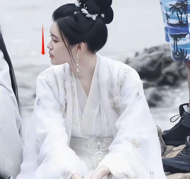 阔太奚梦瑶出演郭敬明新剧古装造型曝光，被嘲演员门槛太低