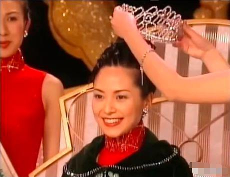 “香港壳王”婚后狂追港姐，“跛子富豪”娶“最美赵敏”成最大赢家