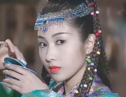 “香港壳王”婚后狂追港姐，“跛子富豪”娶“最美赵敏”成最大赢家