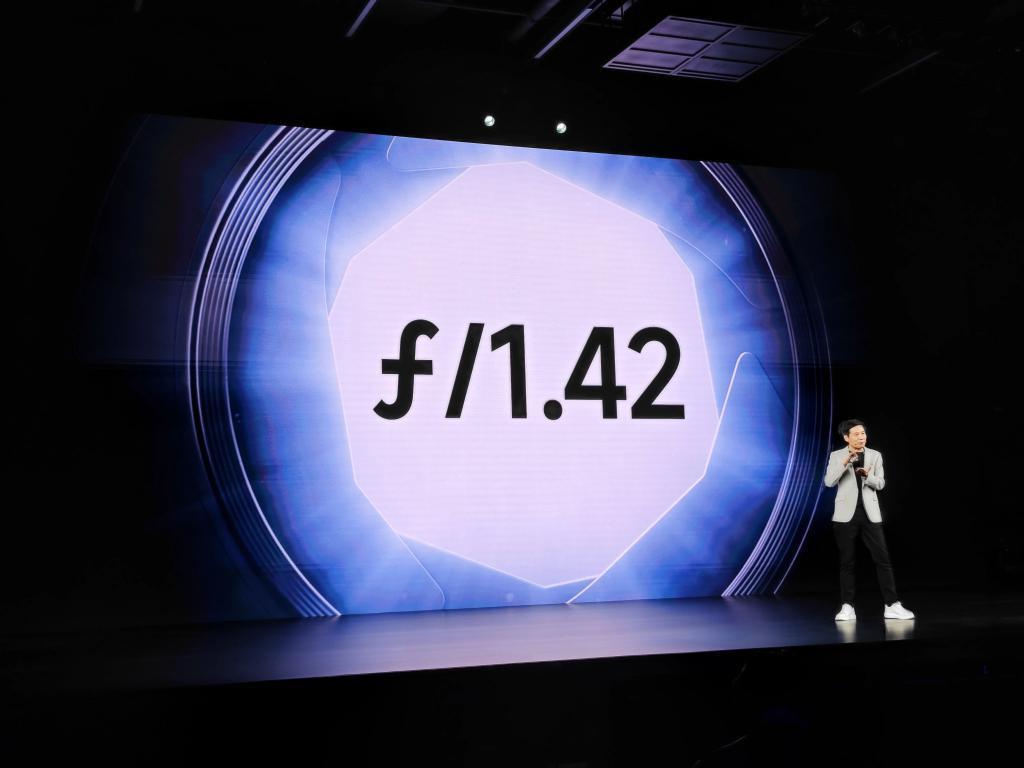 3999元的小米14发布，这次雷军是真想交朋友。