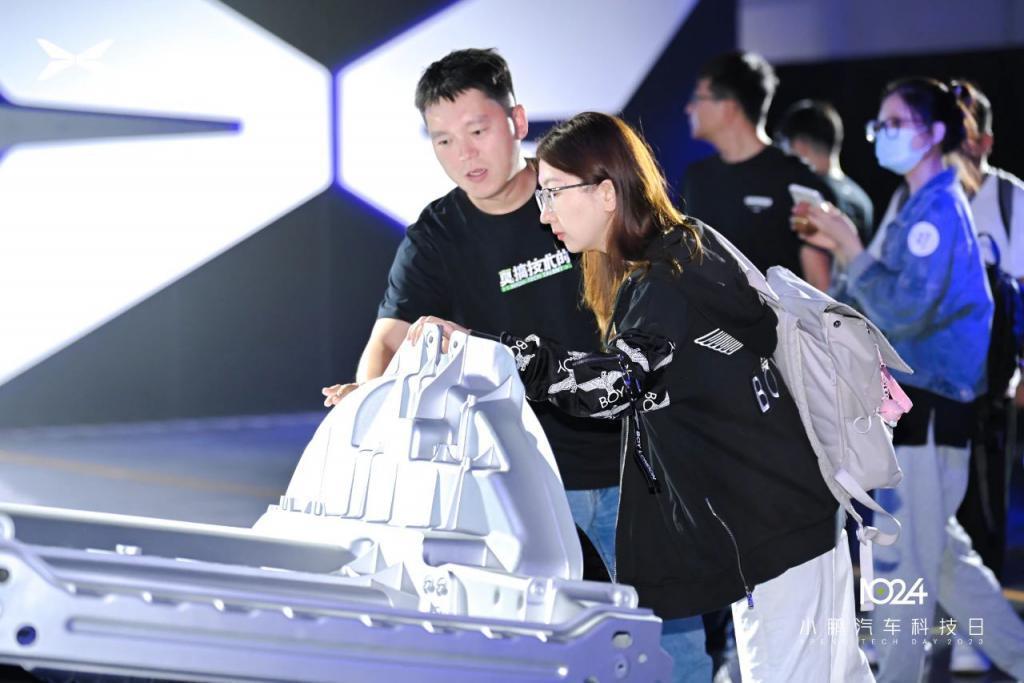 何小鹏，惊心动魄的一年