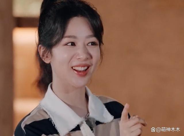 杨紫综艺上线暴露状态，下巴变尖，网友吐槽医美后遗症