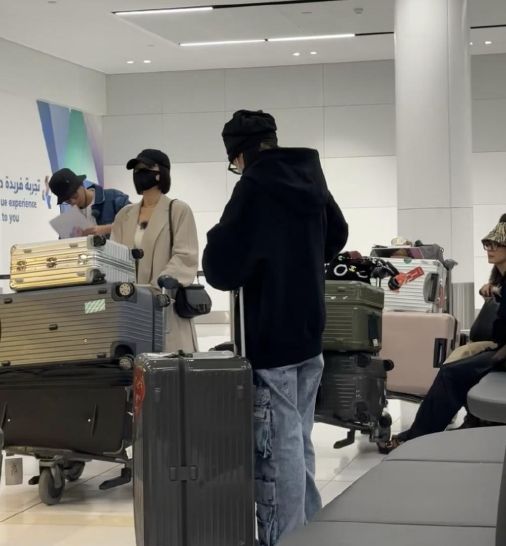 ​《花少》播放1.4亿！秦岚带30多套衣服，热巴不矫情