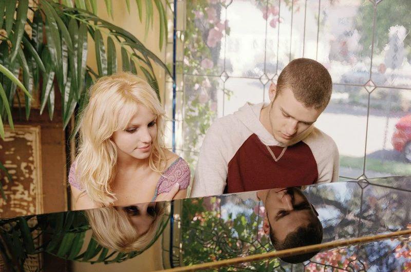 这顶流刚翻车,新片居然火了