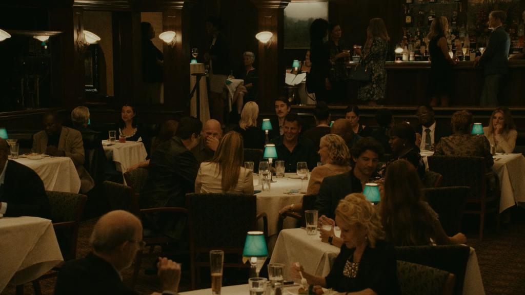 这顶流刚翻车,新片居然火了