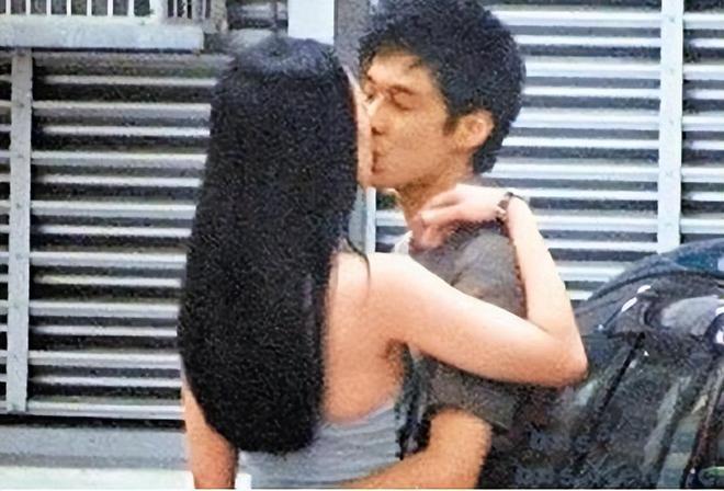 章子怡离婚后首秀捞金，容光焕发气场强大，汪峰愁眉苦脸形单影只