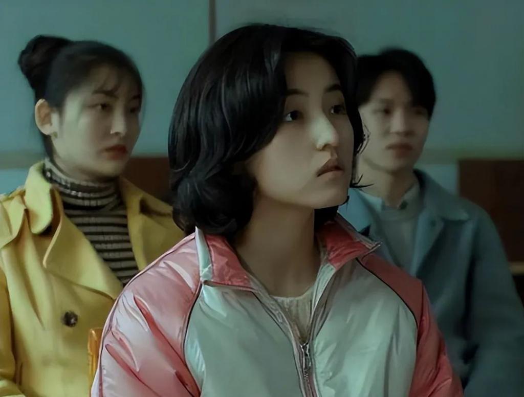 49岁赵又廷与小17岁张子枫演情侣！网友：吻戏不尴尬吗