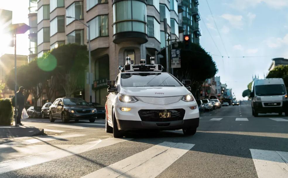 Model Y 高性能版涨价；华为前三季度收入 4566 亿元；消费者组织警告：ChatGPT 正在助长网络诈骗