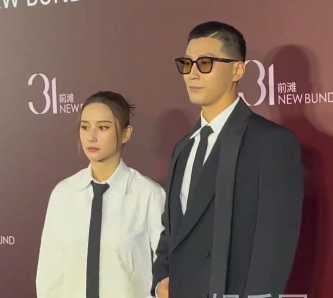 窦骁何超莲婚后首次合体亮相，女方冷脸拒绝牵手，此前曾被传婚变