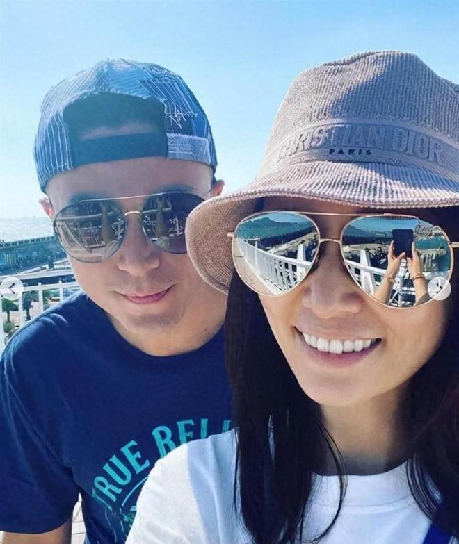 林心如一家3口日本海边旅游，6岁小海豚气质出众，霍建华变瘦变帅