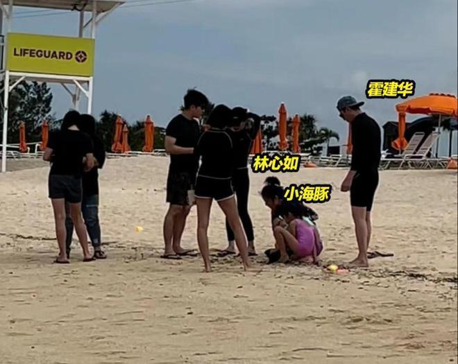 林心如一家3口日本海边旅游，6岁小海豚气质出众，霍建华变瘦变帅