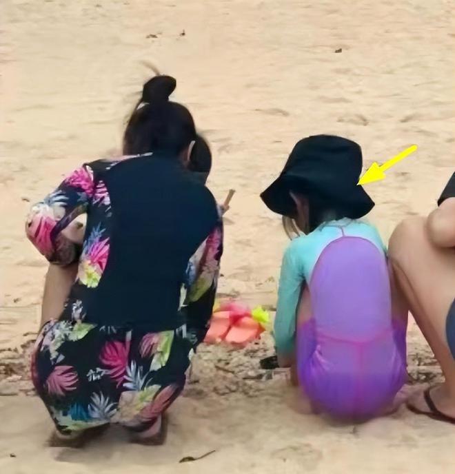 林心如一家3口日本海边旅游，6岁小海豚气质出众，霍建华变瘦变帅