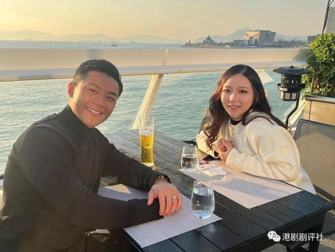 30岁TVB男艺人结婚，女儿已七个月大，两位力捧小生做兄弟