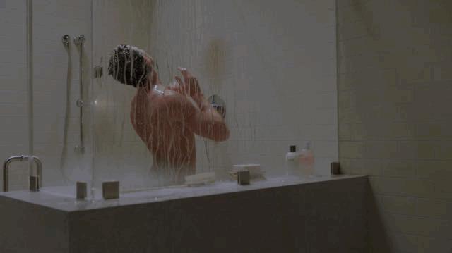 R级科幻剧回归，别只看到露肉