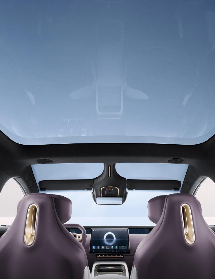 阿维塔12轿车预热：配备6.7英寸电子外后视镜、智能光感变色穹顶