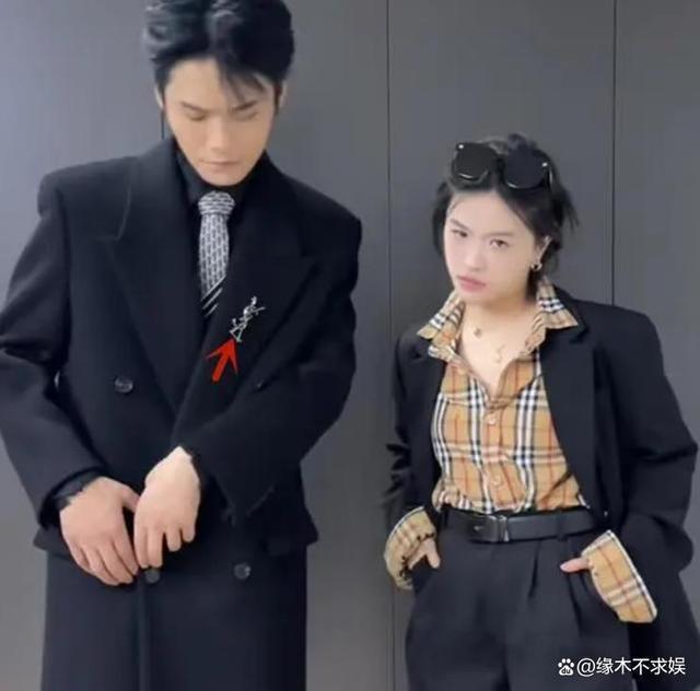 小杨哥换头像力挺徒弟！和徒弟一唱一和搞擦边，多个封号场面曝光