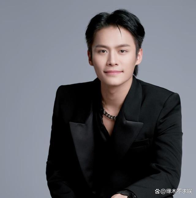 小杨哥换头像力挺徒弟！和徒弟一唱一和搞擦边，多个封号场面曝光