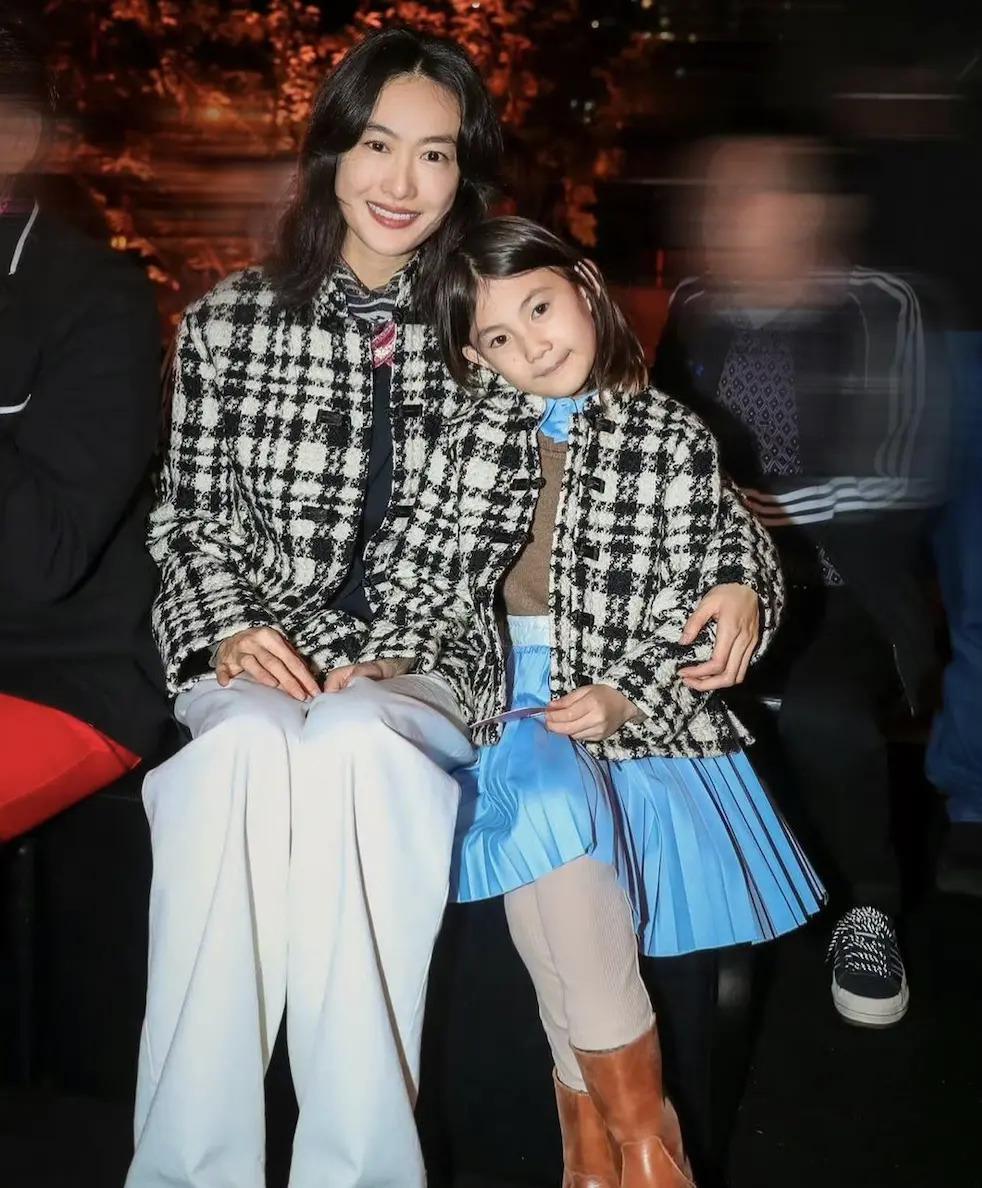 还记得陈冠希和秦舒培的女儿吗？6岁的她气场好强