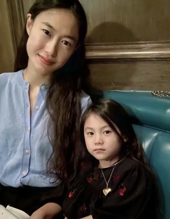 还记得陈冠希和秦舒培的女儿吗？6岁的她气场好强