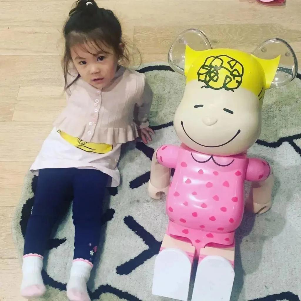 还记得陈冠希和秦舒培的女儿吗？6岁的她气场好强