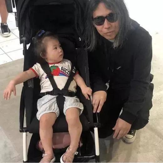 还记得陈冠希和秦舒培的女儿吗？6岁的她气场好强
