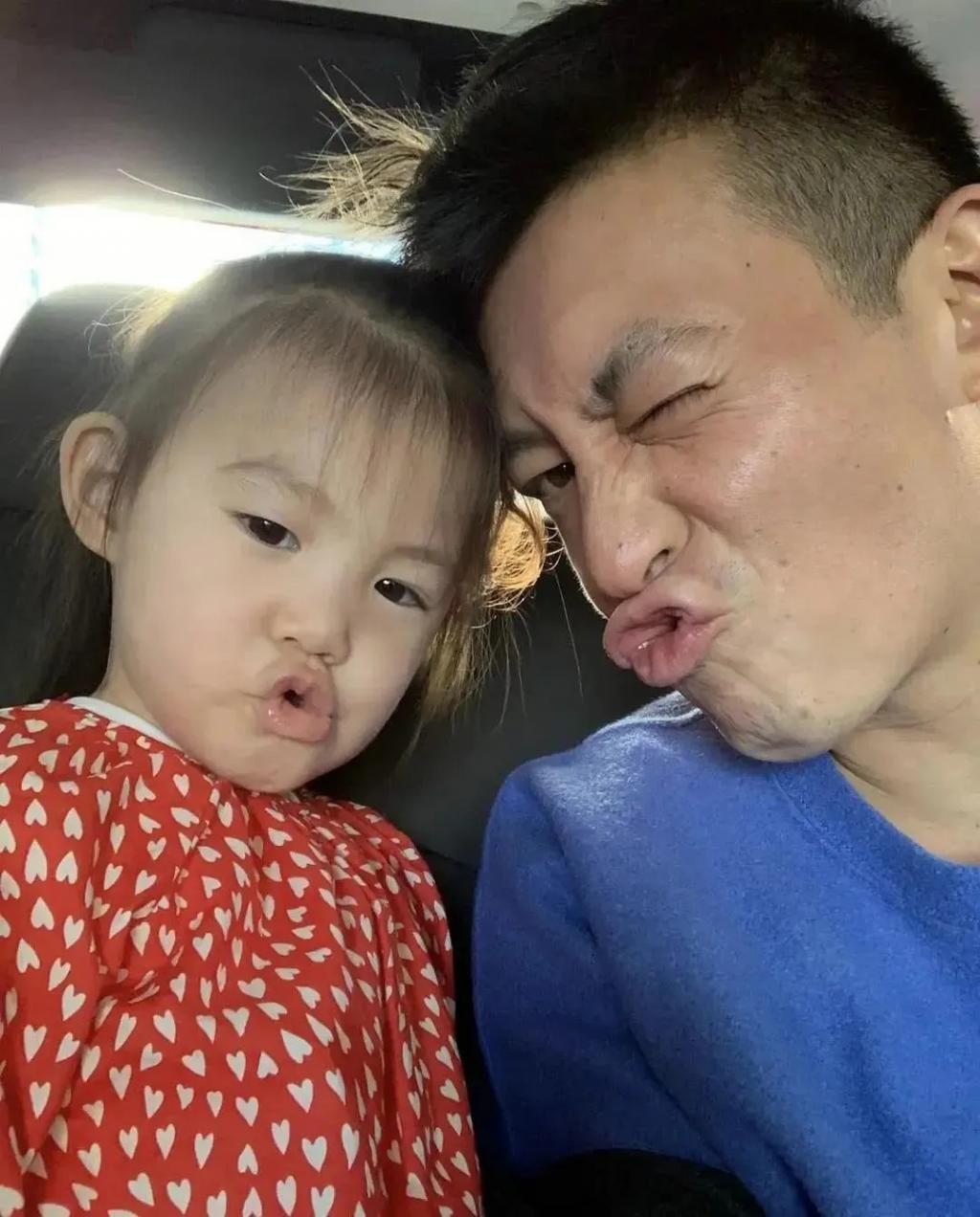 还记得陈冠希和秦舒培的女儿吗？6岁的她气场好强
