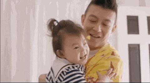 还记得陈冠希和秦舒培的女儿吗？6岁的她气场好强